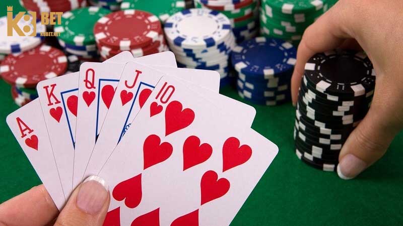 Thùng phá sảnh trong game bài poker